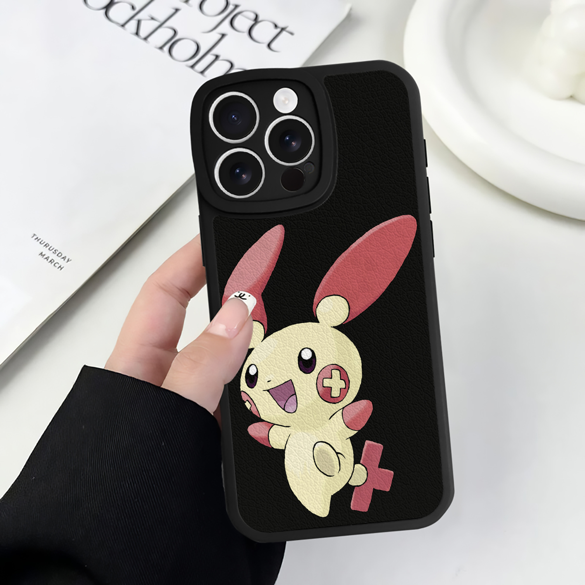 （画像用） ポケットモンスター Pokémon 【iPhone 16シリーズ対応】シリコンスマホケース（レザー調） 材質：シリコン